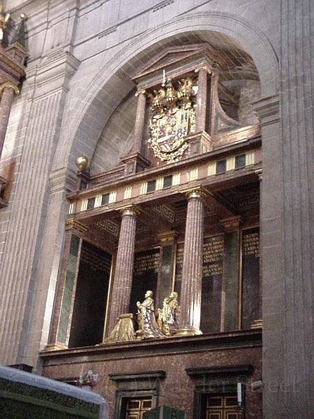 Basilica Del Escorial 3.jpg